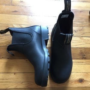 NEW Blundstone 510 boots